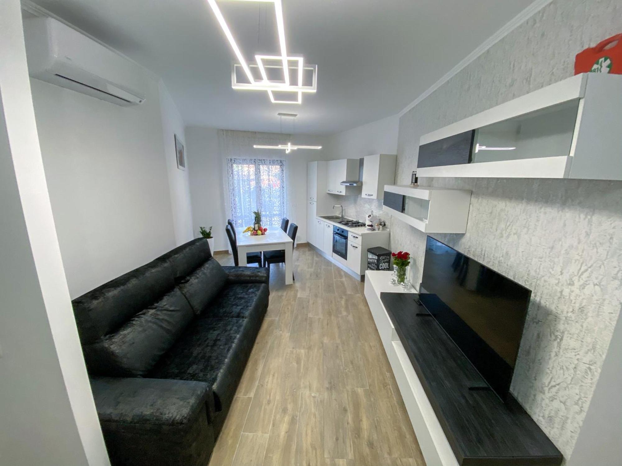 Apartment House 2 *